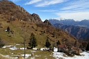 32 Cascina con vista in Zucco a sx e Alben a dx